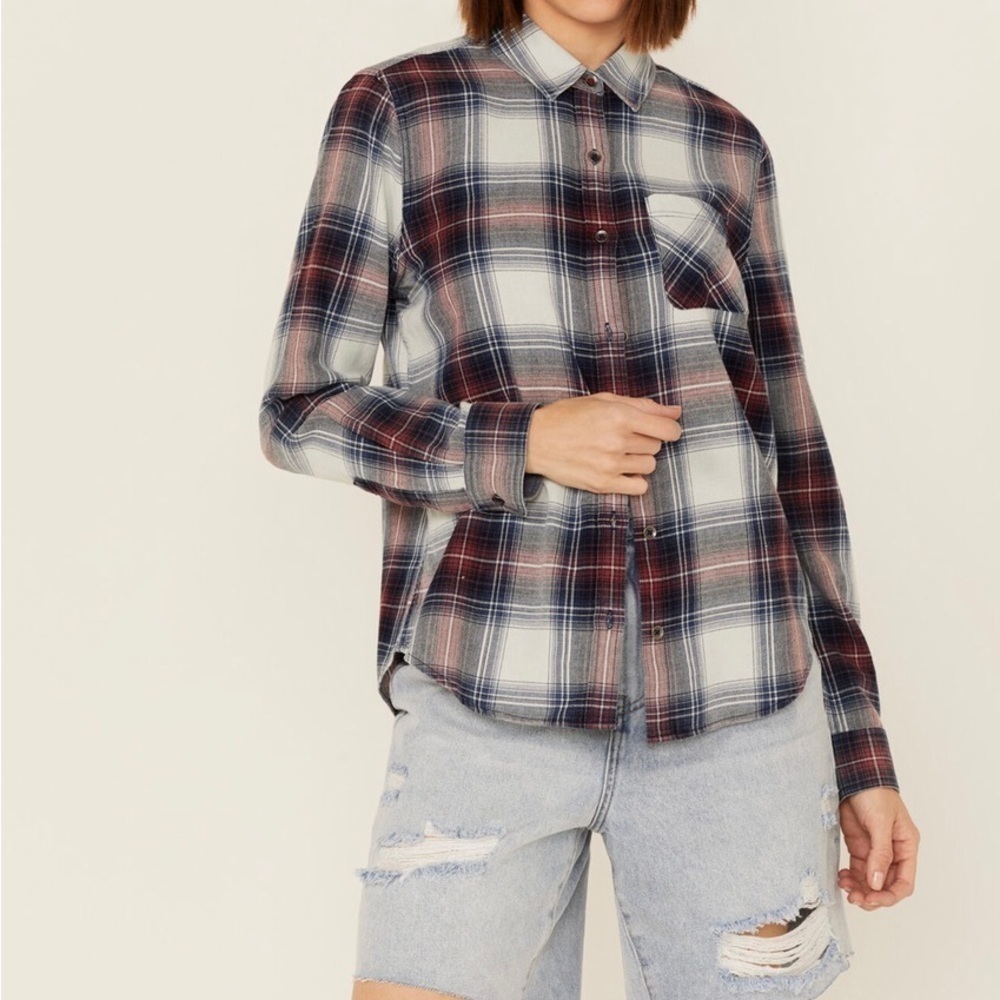 Flag & Anthem woman’s XXL, breast pocket, pearl buttons. Fall activities. Plaid